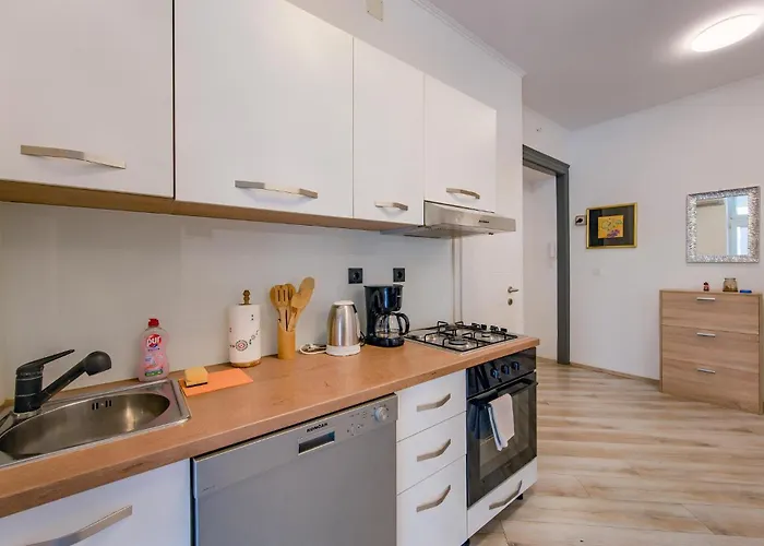 Апартаменти Beautiful In Пула