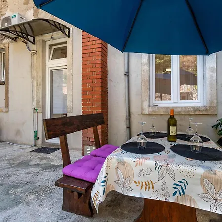 Appartement Beautiful Apartment In Pula