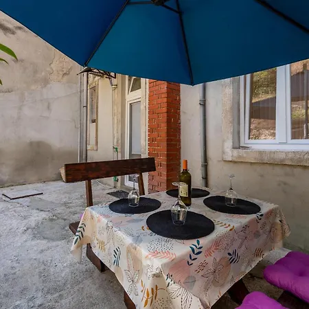 Beautiful Apartment In Pula