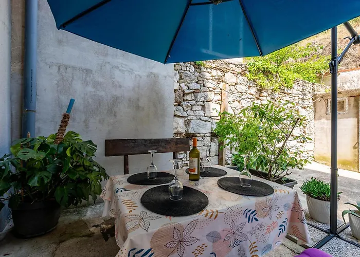 Beautiful Apartment In Pula